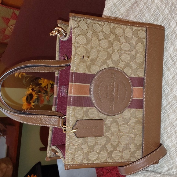 COACH DEMPSEY CARRYALL TOTE - Picture 1 of 11